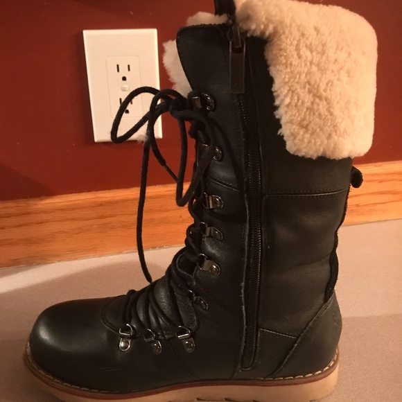 Royal Canadian Louise Tall Sherpa Size 8 - Picture 1 of 5